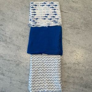 Swaddle blankets. Perfect condition. Used one of the set once.